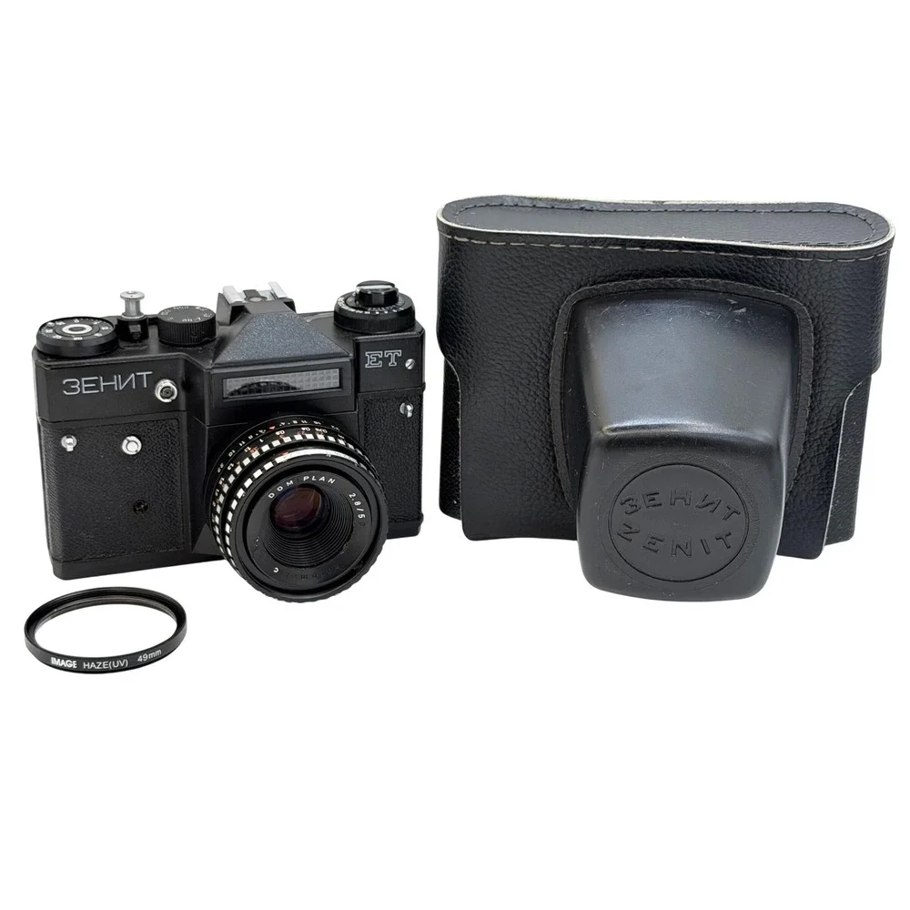 Zenit ET 35mm SLR Film Camera Meyer-Optik Gorlitz Domiplan 2.8/50 Lens Case UV